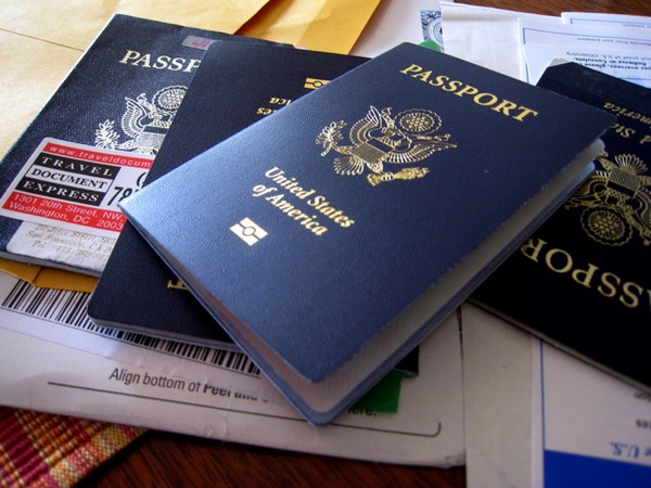 ప్రయాణ పత్రాలు :