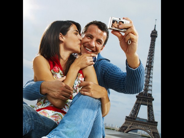 కెమెరా :