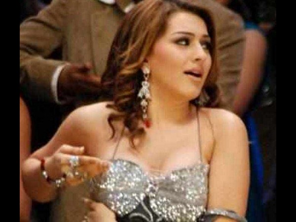 హన్సిక :