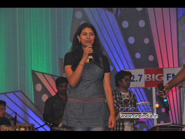 పెద్ద శబ్దంతో మ్యూజిక్ ను నివారించాలి