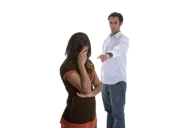 నీకు సరిపోయే దుస్తులు నువ్వు వేసుకోవట్లేదు 