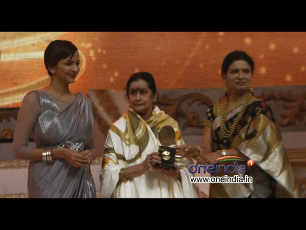 మంచు లక్ష్మీ: 