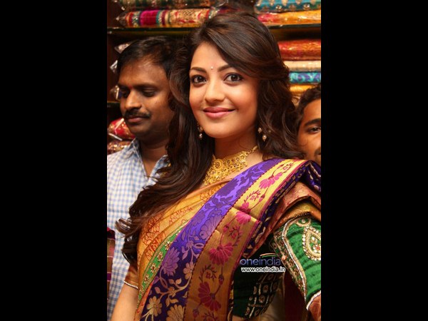 లైట్ పింక్ బిస్కెట్ కలర్ కాబినేషన్ శారీ : 