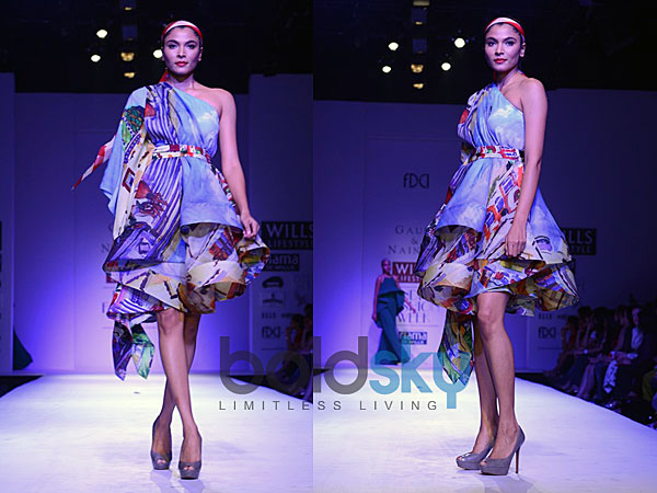 ఫ్రిల్లీ డ్రెస్: 