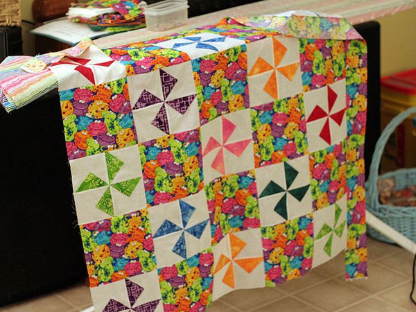 2. వాల్ హ్యాంగింగ్స్: