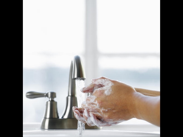 మిల్కీ హ్యాండ్ వాష్: 