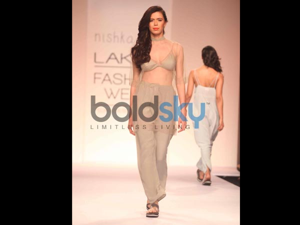 న్యూడ్ షేడ్: