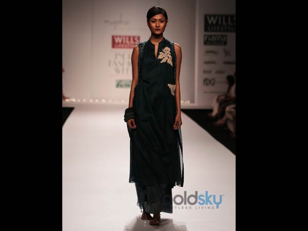 టీల్ బ్లూ: