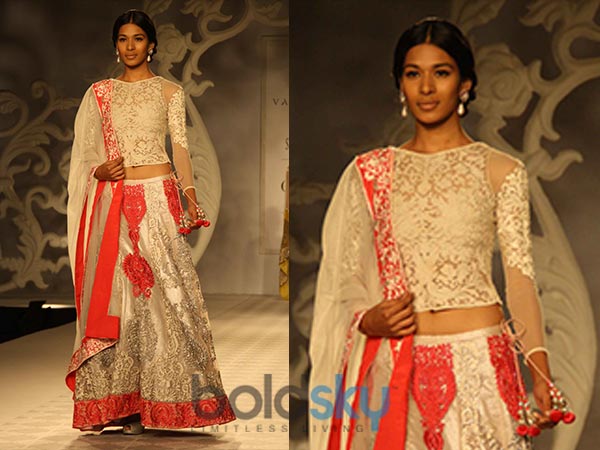 వైట్ అండ్ పింక్: 