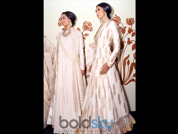 ఐసిడబ్ల్యు 2014: మంత్రముగ్ధులను చేసే రోహిత్ బాల్ కలెక్షన్స్