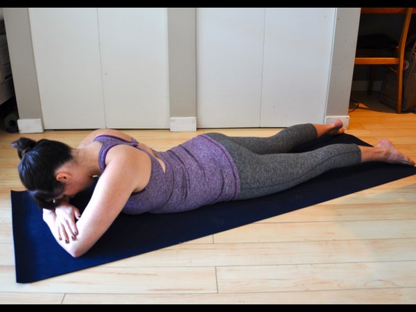 మకరాసనం