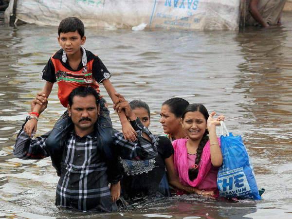అద్భుతమైన ఉమ్మడి కుటుంబం