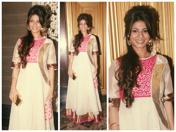 తనీషా ముఖర్జీ : 