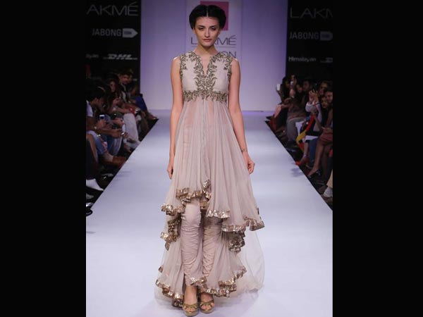  గ్రే సిల్హౌట్టే: