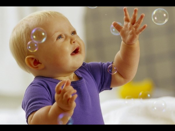 బ్లోయింగ్‌ బబుల్స్‌ 