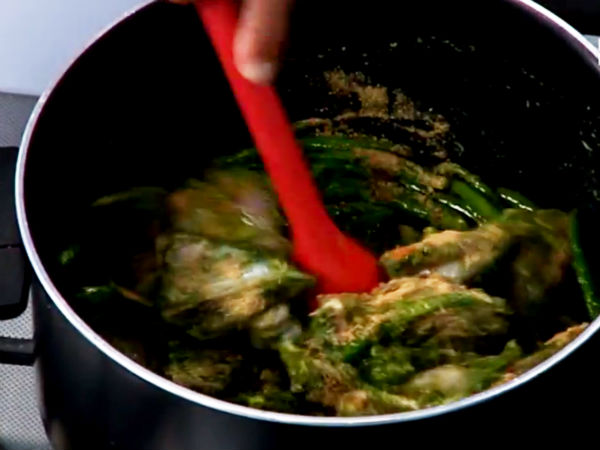 Hot & Spicy Green Chilli Chicken Recipe