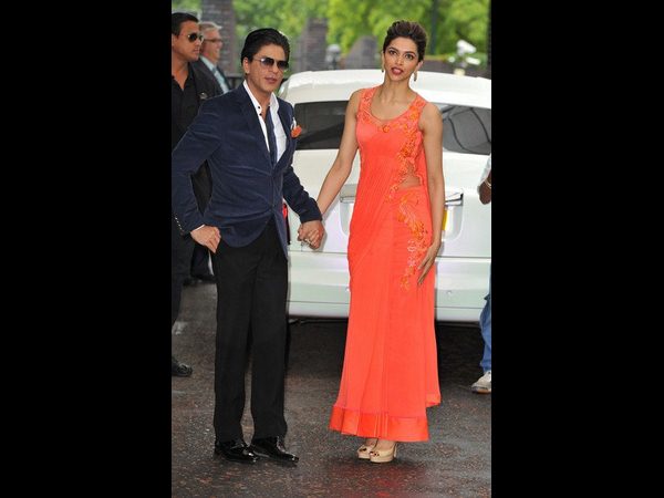 శారీ గౌన్ డిజైన్స్ : న్యూ ఇయర్ స్పెషల్ 