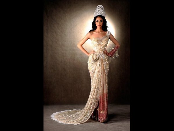 శారీ గౌన్ డిజైన్స్ : న్యూ ఇయర్ స్పెషల్ 