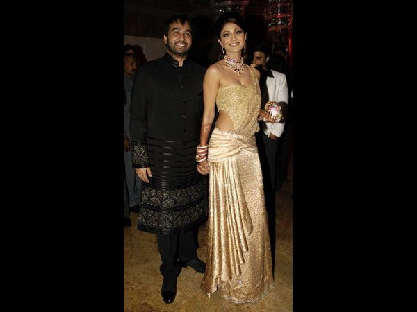 శారీ గౌన్ డిజైన్స్ : న్యూ ఇయర్ స్పెషల్ 