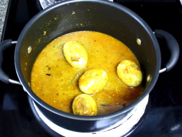 Spicy Dhaba Style Egg Curry Recipe 