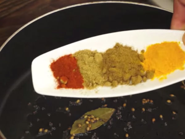 Yummilicious Chicken & Aloo Curry Recipe