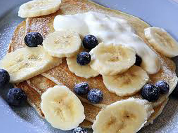 19. బనానా పాన్ కేక్స్: 