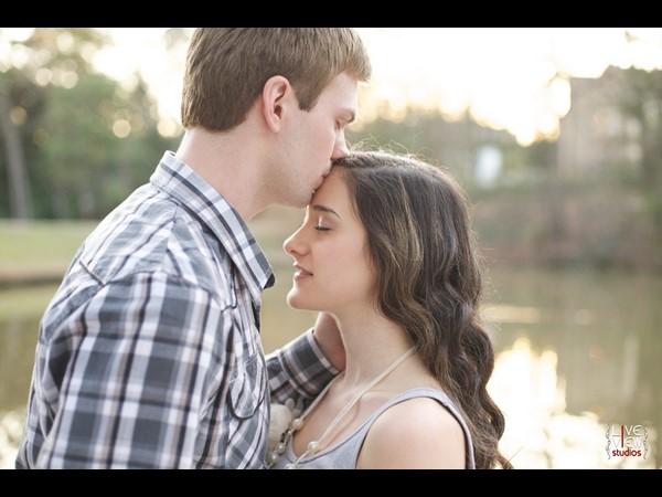 ఫోర్‌హెడ్ కిస్