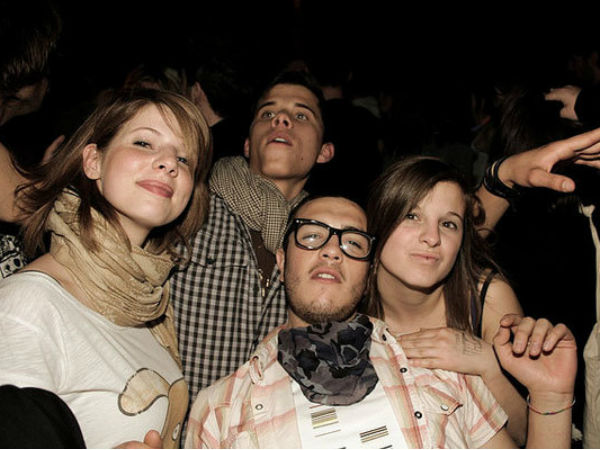  చర్మ మెరిసేలా చేస్తుంది: