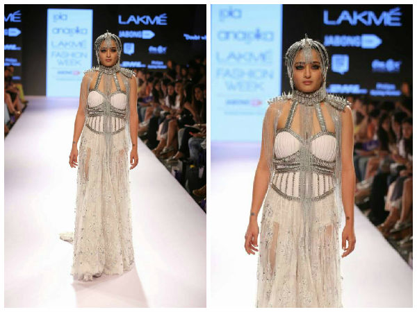 అక్షర హాసన్ : 