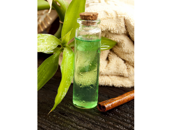 1. టీట్రీ ఆయిల్: 