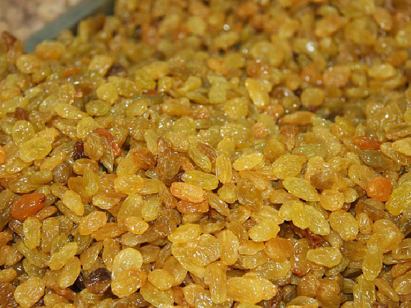 7. ఎండు ద్రాక్ష: 