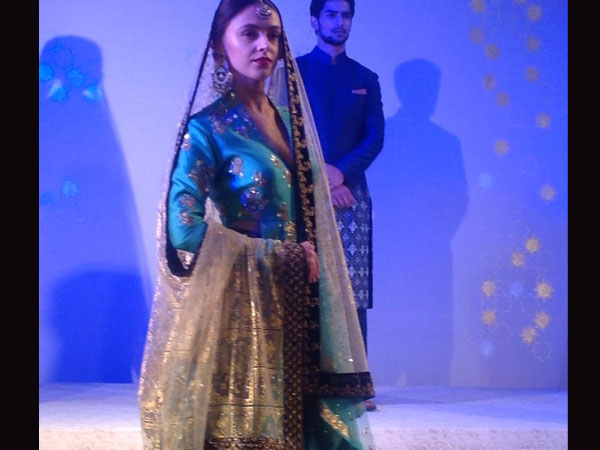  అమేజాన్ ఇండియా ఫ్యాషన్ వీక్ లో పర్షియన్ కలెక్షన్స్ అదుర్స్