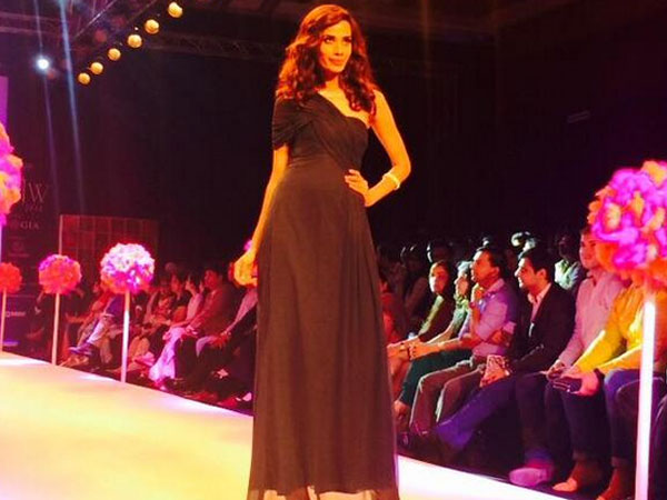 ఐఐజెడబ్ల్యు ర్యాంప్ షోలో గీతాంజలి జెమ్స్ సింపుల్ అండ్ అట్రాక్టివ్ 