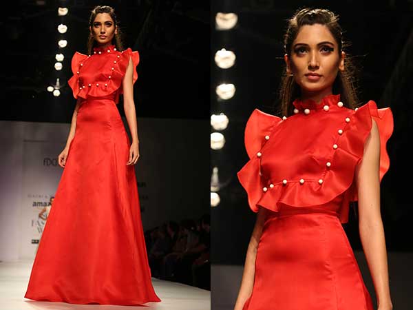 Gauri And Nainika Dazzle Fashion Stage With Bright Hues, AIFWSS '16