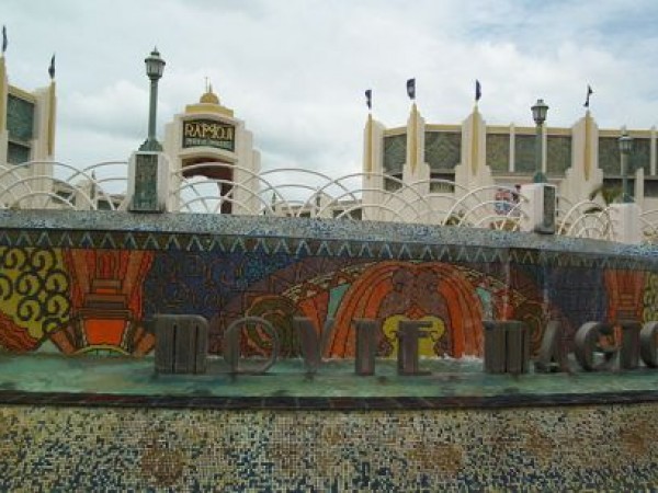 ప్రపంచ దృష్టిని ఆకర్షిస్తున్న ఫిల్మ్ సిటీ