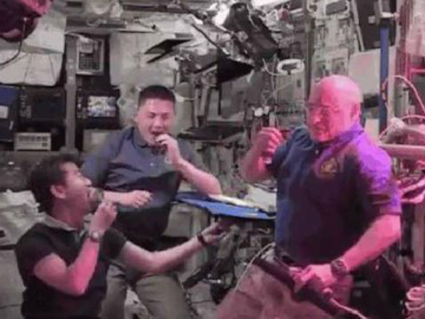 వ్యోమగాములు