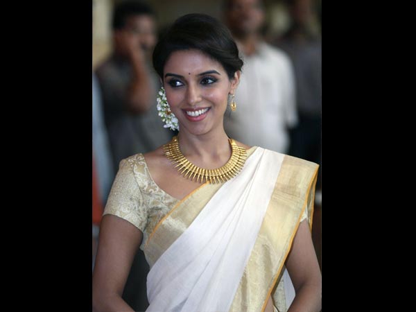 అశిన్ కెరీర్ లోని మలుపులు, విశేషాలు