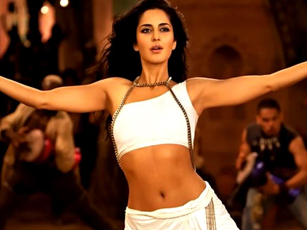 వైట్ డ్రెస్ లో మెరుపు తీగల్లా సెలబ్రెటీల హొయలు వైట్ డ్రెస్ లో మెరుపు తీగల్లా సెలబ్రెటీల హొయలు