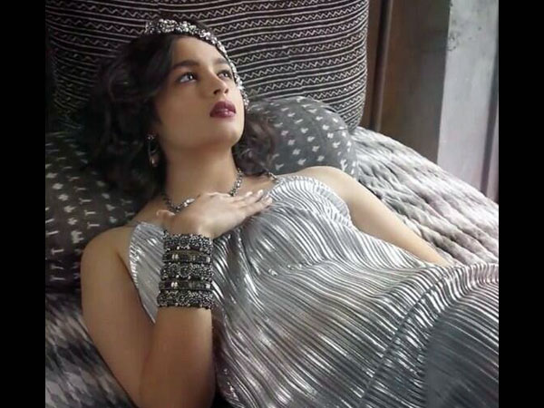 సిల్వర్ బ్యాంగిల్స్