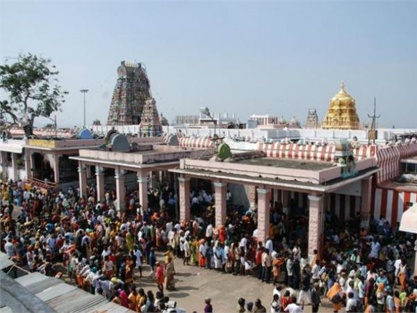 దేవుడికి జుట్టు ఇవ్వడం 