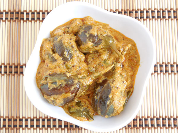 Special Jowar Roti And Brinjal Curry Recipe