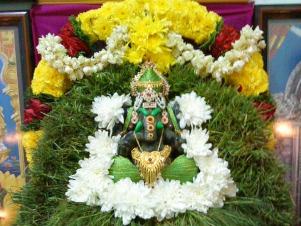 పూజ సమయంలో