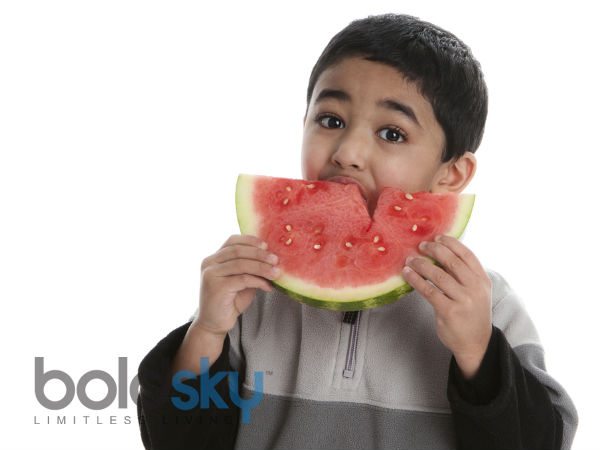 చర్మానికి కావల్సినంత తేమను అందిస్తుంది: వాటర్ మెలోన్ జ్యూసీ ఫ్రూట్