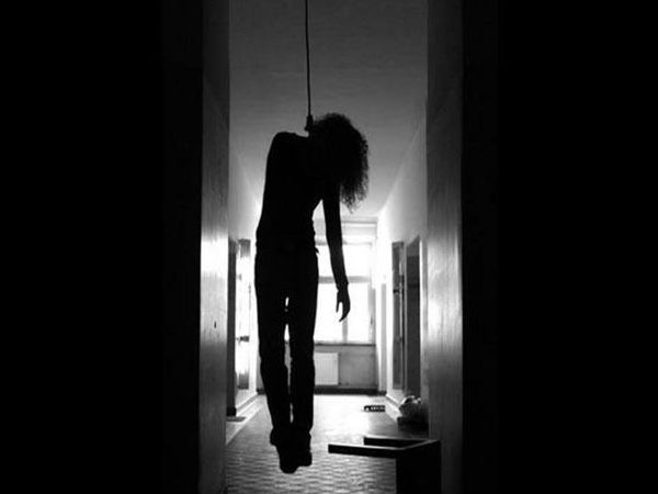 తమని తాము హత్య చేసుకోవడమే