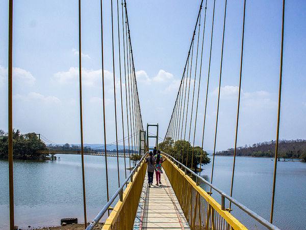  అద్భుతమైన సరస్సులున్నాయి: 