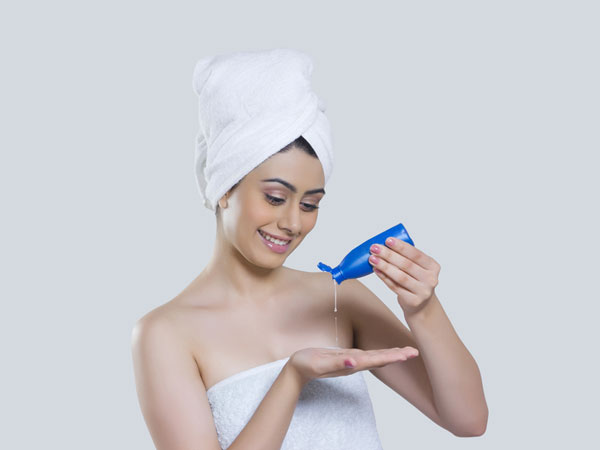 శిరోజాలకు తగిన తేమ అవసరం. 