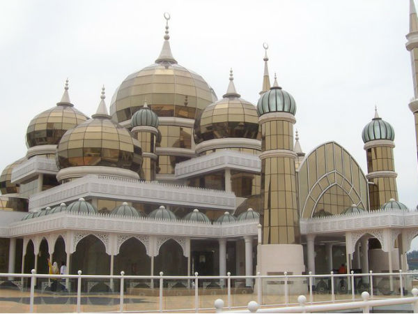 క్రిస్టల్ మసీద్ :