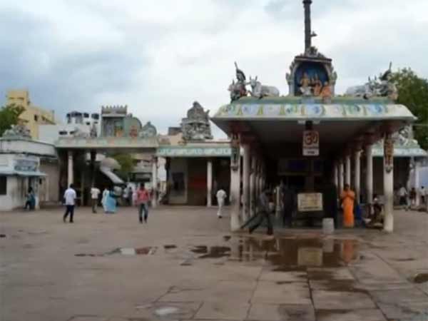 మీకోర్కెలు నెరవేరాలంటే ద్వజస్థంభానికి ప్రదక్షిణలు చేయాండి..