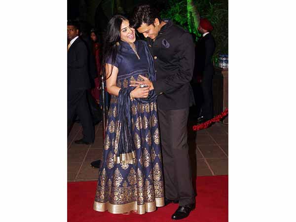 Pregnant? This Is How You Should Wear Desi Clothes In Bollywood Style