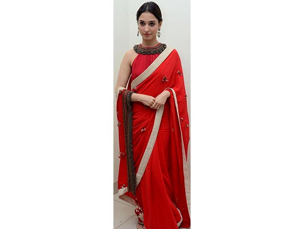 రెడ్ శారీ : 